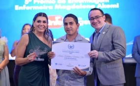 Instrutor do Senac Tocantins recebe pr�mio de Profissional Destaque na Enfermagem Tocantinense pelo Coren-TO